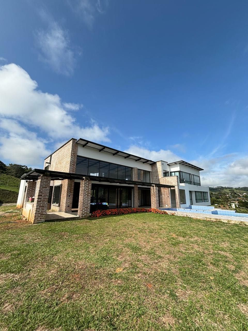 Casa en venta Valle Del Cauca Calima Calima 547 m2 Habitaciones 5 Baños 9 Garajes 7 Precio $2500000000