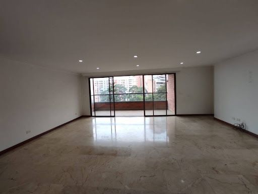 Apartamento en arriendo Antioquia Medellín El Tesoro 175 m2 Habitaciones 3 Baños 4 Garajes 3 Precio $9000000