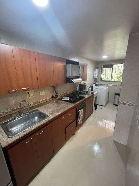 Casa en venta Antioquia Envigado La Mesa 240 m2 Habitaciones 3 Baños 3 Garajes 4 Precio $1010000000
