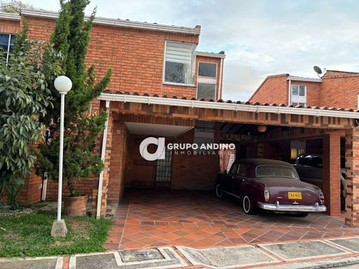 Casa en venta Santander Bucaramanga Condominio Campestre Valladolid 259 m2 Habitaciones 3 Baños 3 Garajes 2 Precio $1200000000