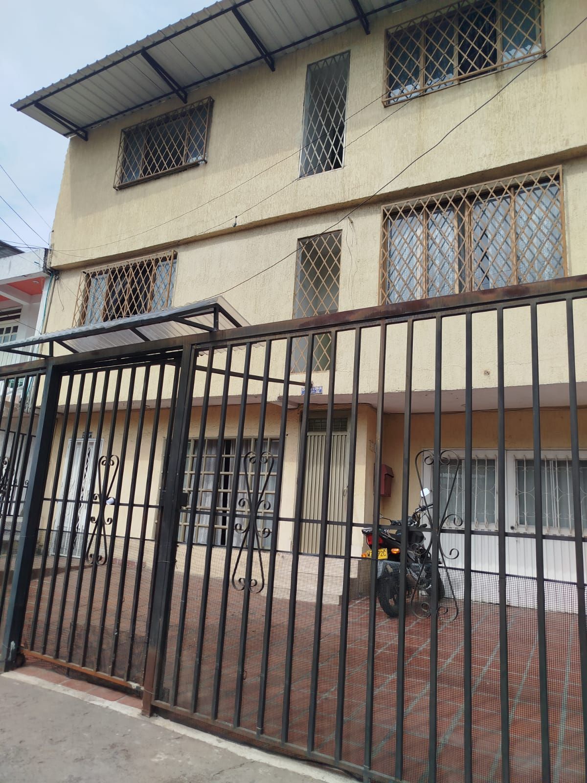 Casa en venta Valle Del Cauca Cali Aguablanca 750 m2 Habitaciones 12 Baños 6 Garajes 0 Precio $650000000