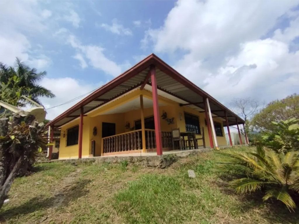 Finca en venta Cundinamarca Sasaima Sasaima 12525 m2 Habitaciones 3 Baños 2 Garajes 3 Precio $7285396083