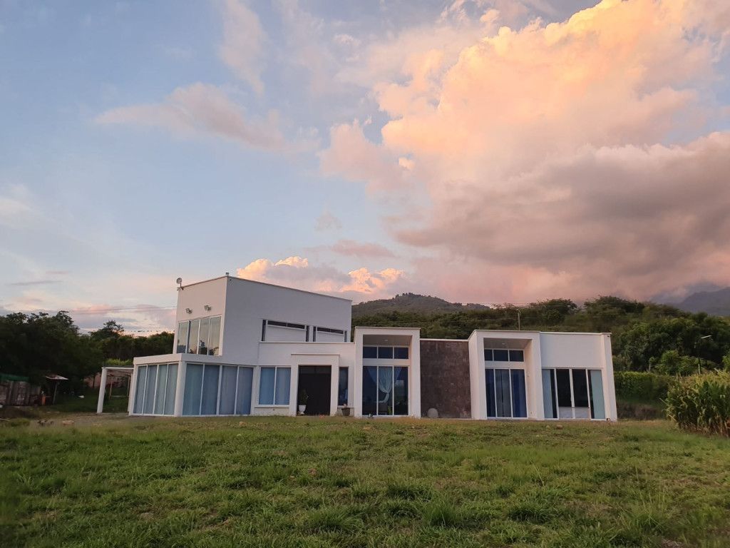 Casa Campestre en venta Valle Del Cauca El Cerrito El Cerrito 413 m2 Habitaciones 4 Baños 4 Garajes 10 Precio $2600000000