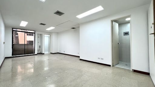 Oficina en venta Antioquia Medellín Patio Bonito 31 m2 Habitaciones 0 Baños 1 Garajes 1 Precio $269000000