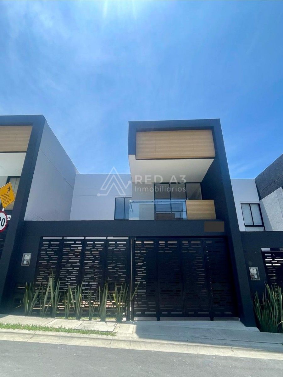 Casa en venta Risaralda Pereira Pereira 168 m2 Habitaciones 3 Baños 4 Garajes 2 Precio $1150000000