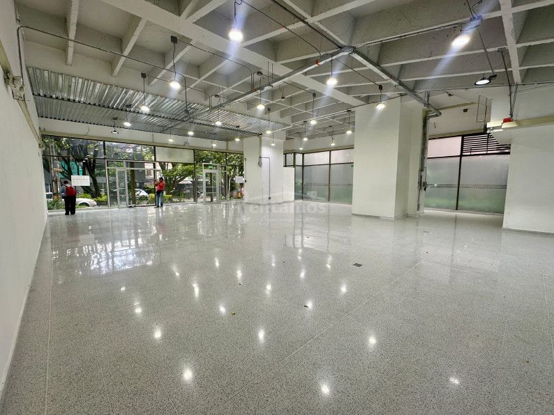 Local en arriendo Antioquia Envigado Zúñiga 259 m2 Habitaciones 0 Baños 0 Garajes 3 Precio $22000000