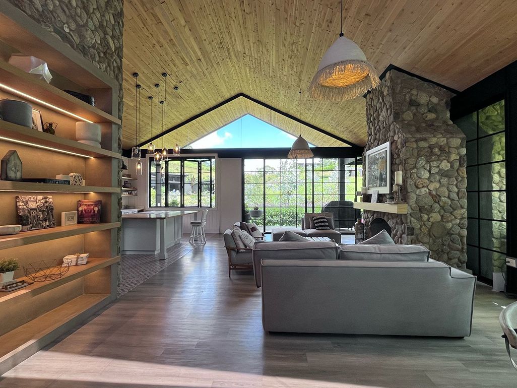 Casa en venta Antioquia El Retiro Cn El Campo 400 m2 Habitaciones 4 Baños 5 Garajes 6 Precio $3940000000