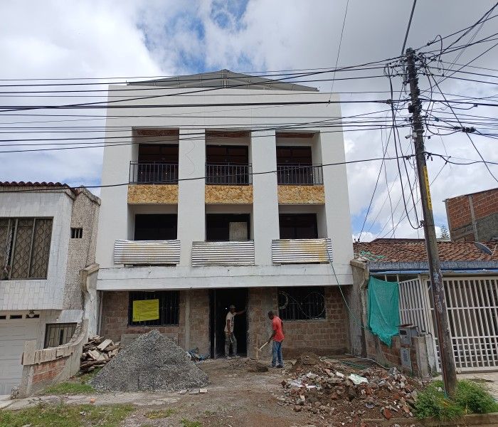 Edificio en venta Valle Del Cauca Cali El Gran Limonar 1200 m2 Habitaciones 4 Baños 2 Garajes 2 Precio $2700000000