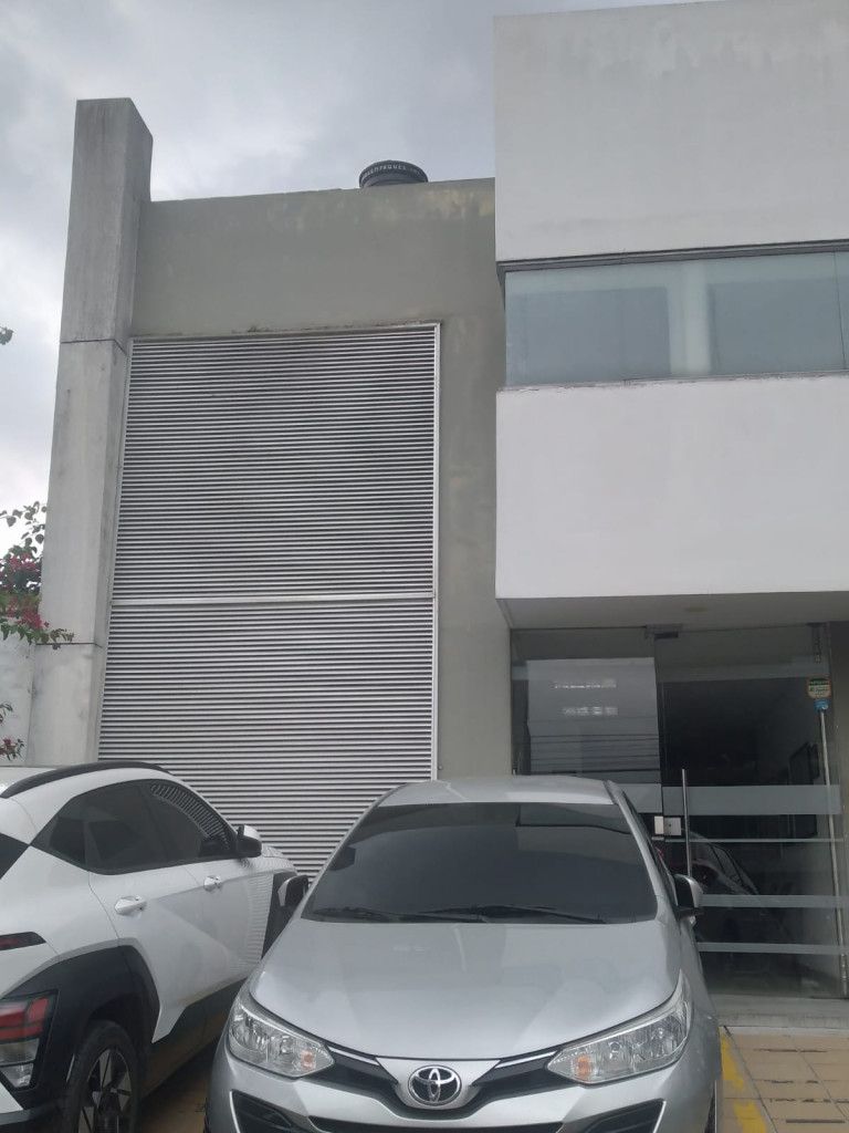 Edificio en venta Valle Del Cauca Cali La Flora 610 m2 Habitaciones 8 Baños 6 Garajes 6 Precio $2300000000