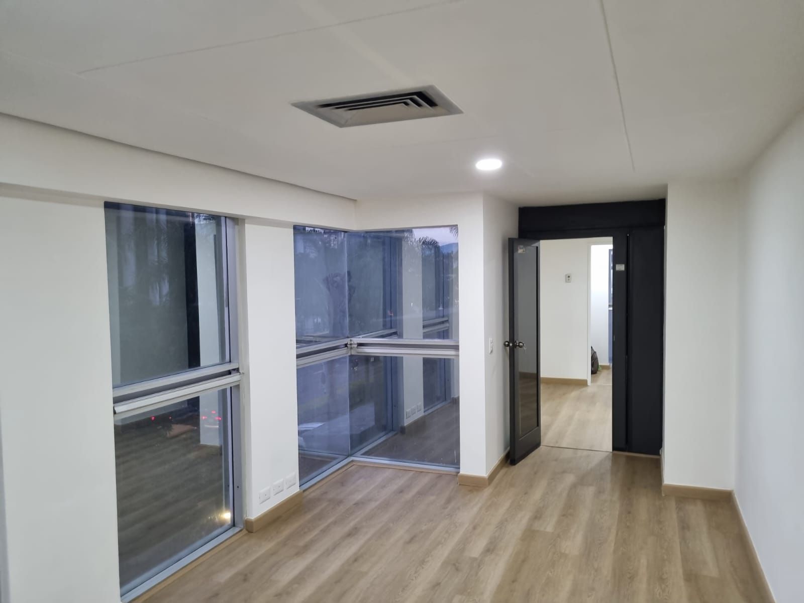 Oficina en arriendo Antioquia Medellín El Diamante No2 41 m2 Habitaciones 0 Baños 1 Garajes 1 Precio $3600000