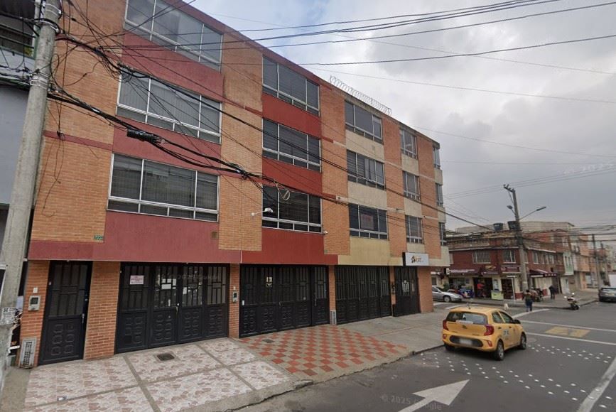 Casa en venta Cundinamarca Bogotá San Fernando Occidental 180 m2 Habitaciones 4 Baños 3 Garajes 2 Precio $568000000