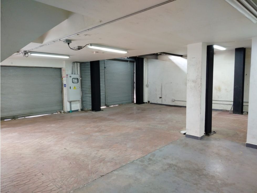 Bodega en arriendo Antioquia Medellín Granada 260 m2 Habitaciones 0 Baños 3 Garajes 2 Precio $18000000