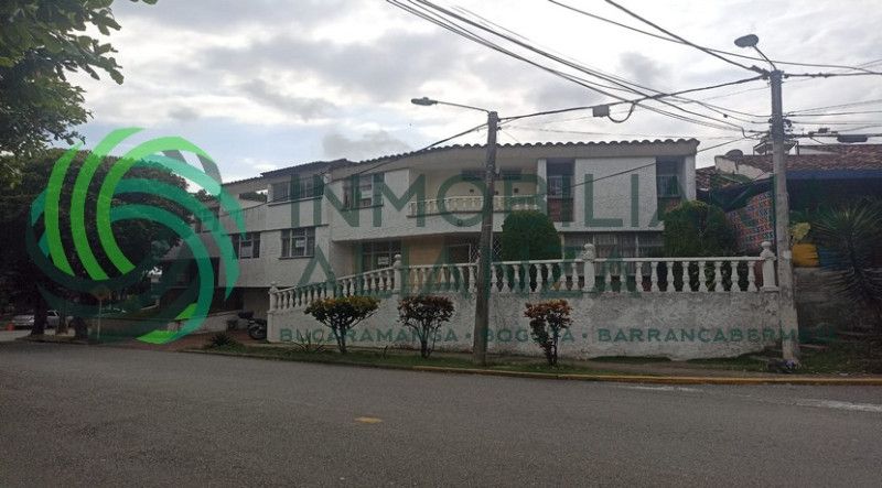 Casa en venta Santander Bucaramanga Nn 235 m2 Habitaciones 6 Baños 3 Garajes 1 Precio $1600000000