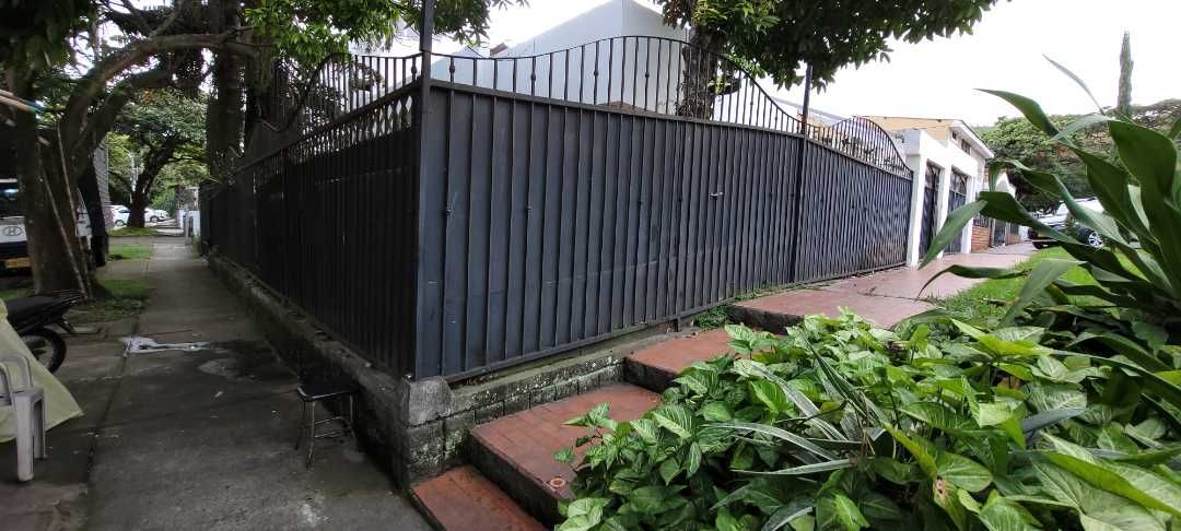 Casa en venta Valle Del Cauca Cali La Flora 196 m2 Habitaciones 5 Baños 4 Garajes 2 Precio $795000000