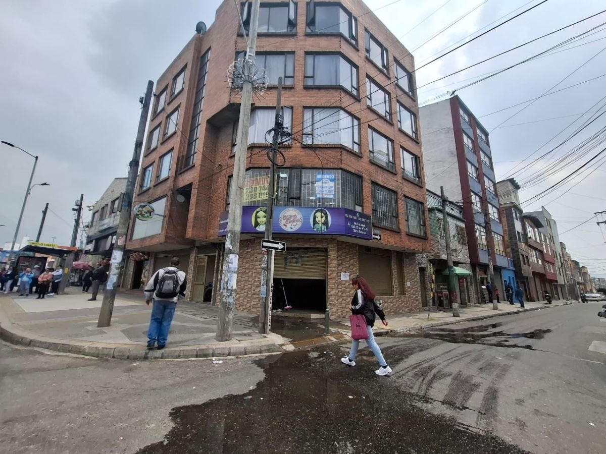Local en arriendo Cundinamarca Bogotá Olaya 110 m2 Habitaciones 0 Baños 2 Garajes 0 Precio $3900000