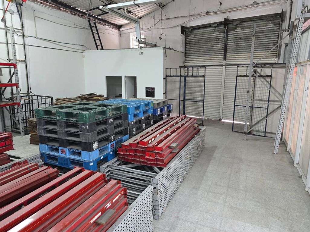 Local en arriendo Antioquia Itagüí La Gloria 550 m2 Habitaciones 0 Baños 4 Garajes 0 Precio $18000000