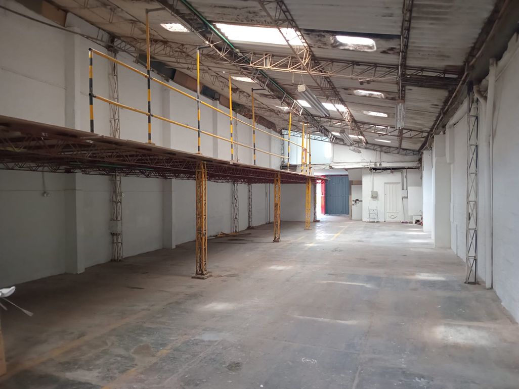 Bodega en arriendo o venta Antioquia Medellín Naranjitos 240 m2 Habitaciones 0 Baños 3 Garajes 0 Precio venta $1520000000 Precio arriendo $8200000