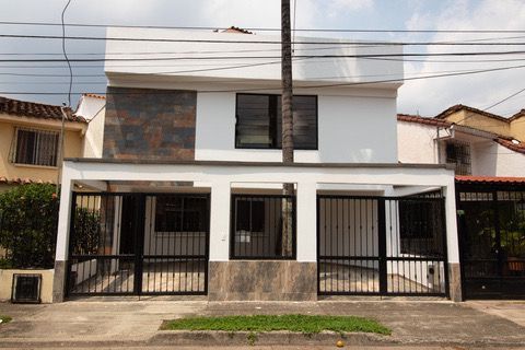 Casa en venta Valle Del Cauca Cali Nueva Tequendama 265 m2 Habitaciones 4 Baños 5 Garajes 2 Precio $670000000