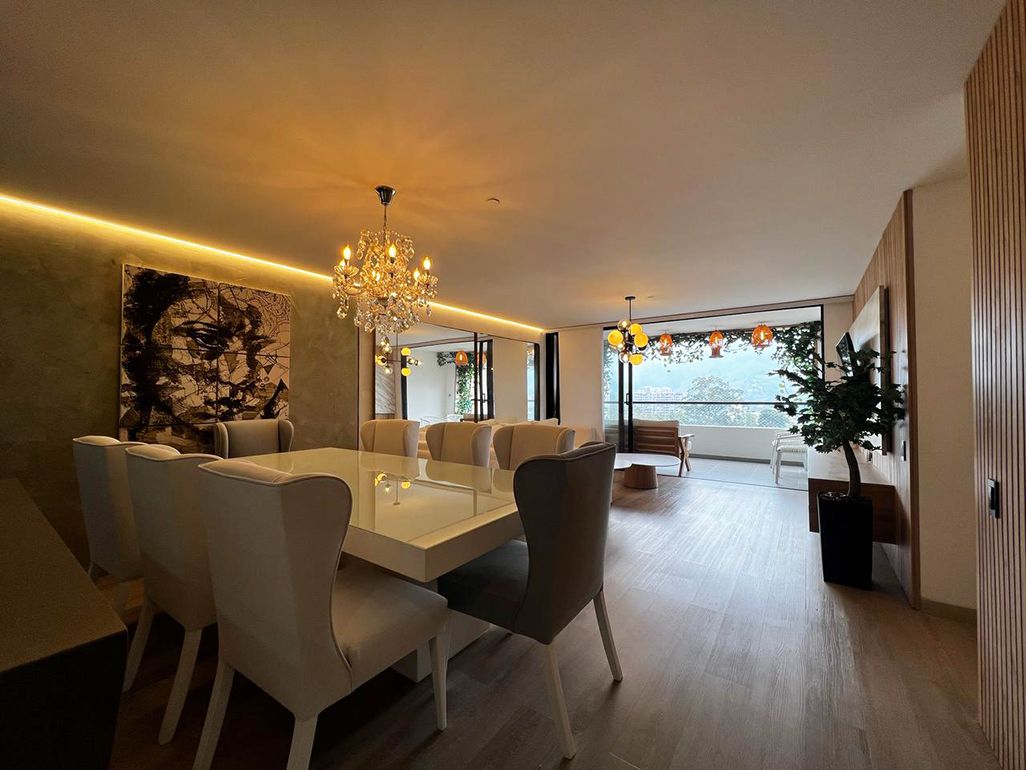 Apartamento en arriendo Antioquia Envigado El Chinguí 171 m2 Habitaciones 3 Baños 4 Garajes 2 Precio $9500000