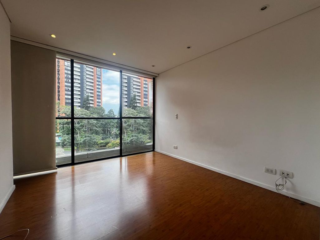 Apartamento en arriendo Antioquia Envigado Loma De Las Brujas 80 m2 Habitaciones 2 Baños 2 Garajes 1 Precio $3850000