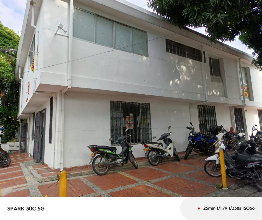 Casa en arriendo Valle Del Cauca Cali Tequendama 300 m2 Habitaciones 8 Baños 2 Garajes 3 Precio $6000000