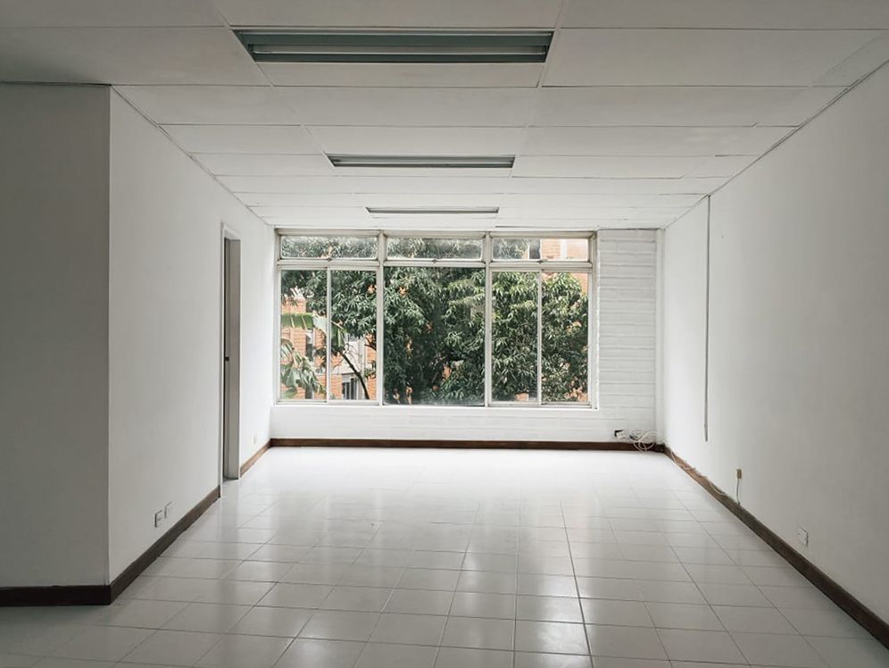 Oficina en arriendo Antioquia Medellín Las Mercedes 45 m2 Habitaciones 0 Baños 1 Garajes 0 Precio $2650000