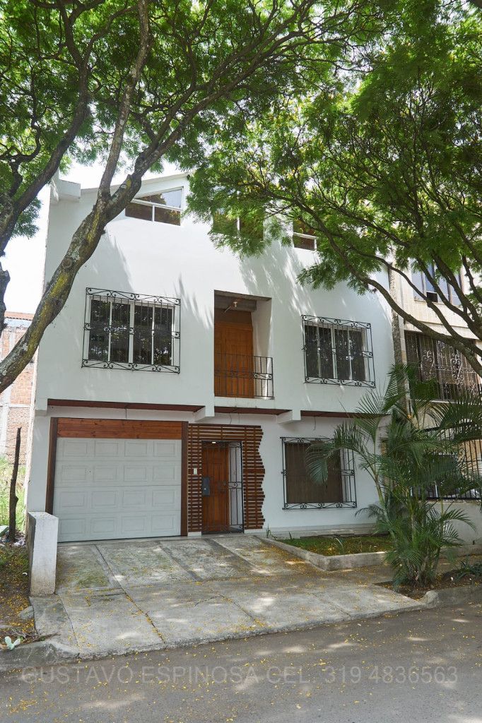 Casa en venta Valle Del Cauca Cali El Bosque 328 m2 Habitaciones 6 Baños 3 Garajes 1 Precio $800000000