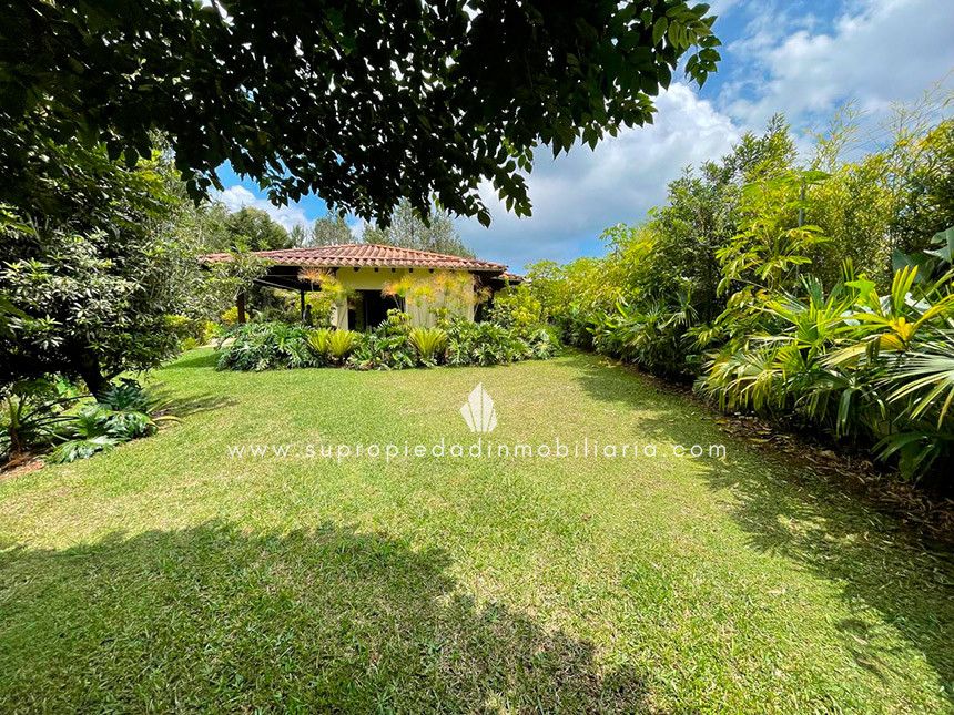 Finca en venta Antioquia El Carmen De Viboral El Carmen De Viboral 350 m2 Habitaciones 4 Baños 5 Garajes 10 Precio $2500000000