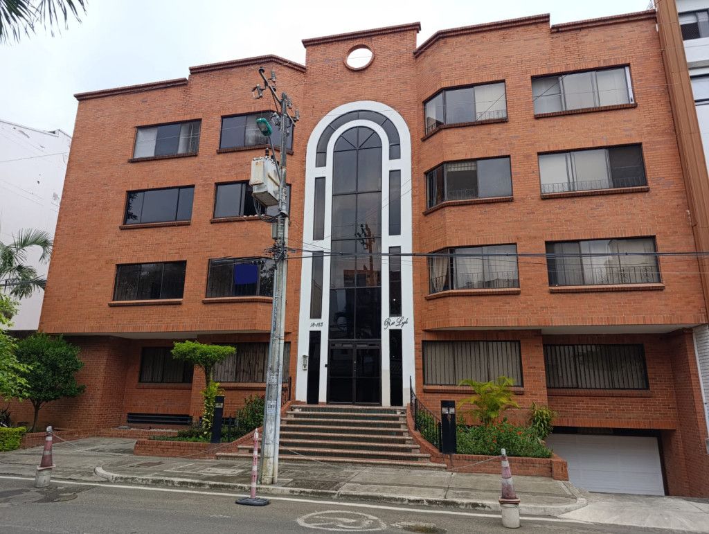 Apartamento en arriendo Valle Del Cauca Cali El Ingenio 120 m2 Habitaciones 3 Baños 3 Garajes 2 Precio $2500000