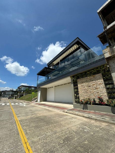 Casa en venta Santander Floridablanca Floridablanca 420 m2 Habitaciones 3 Baños 4 Garajes 4 Precio $1900000000