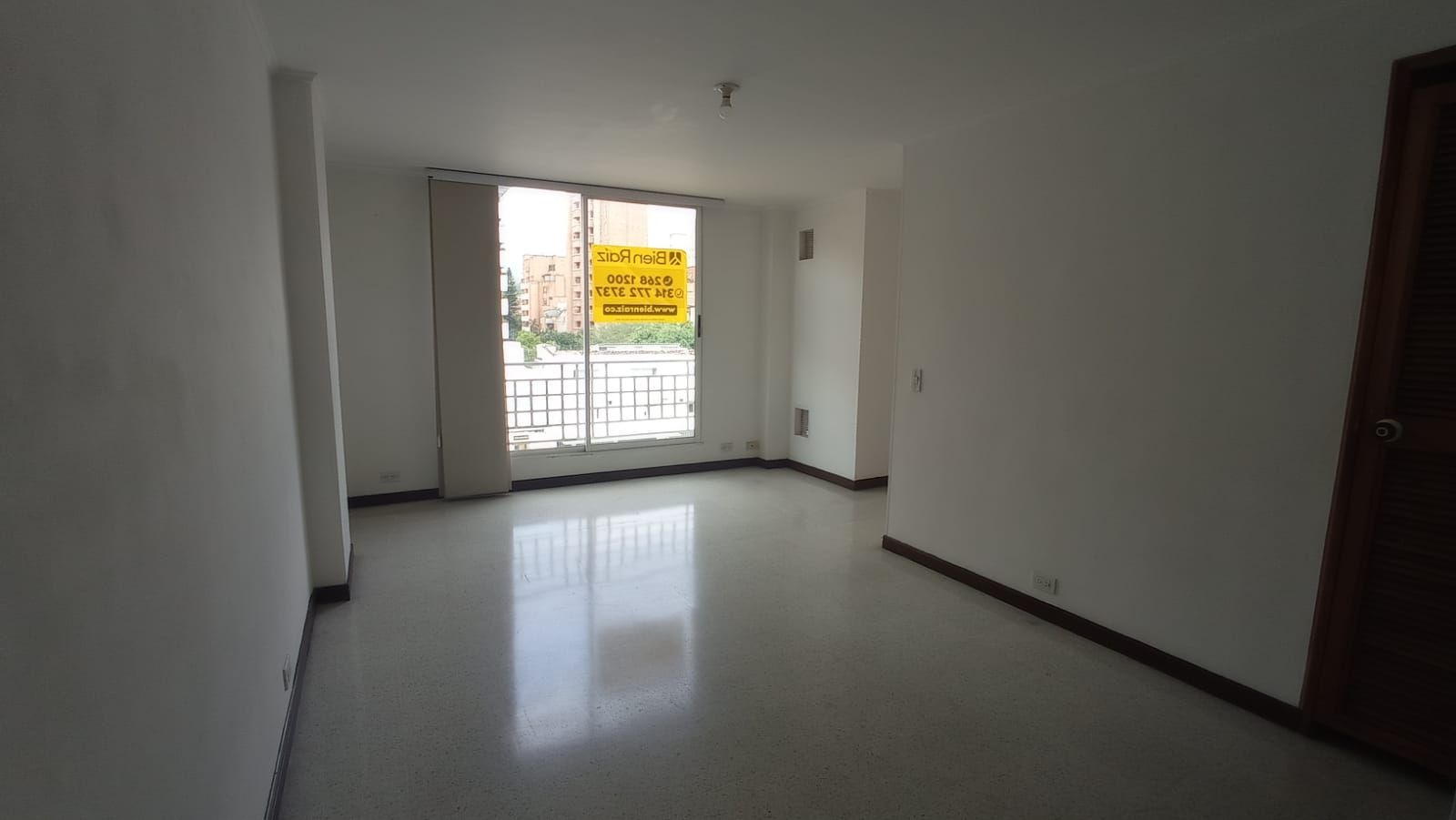 Apartamento en arriendo Antioquia Medellín Los Conquistadores 50 m2 Habitaciones 1 Baños 2 Garajes 1 Precio $2300000