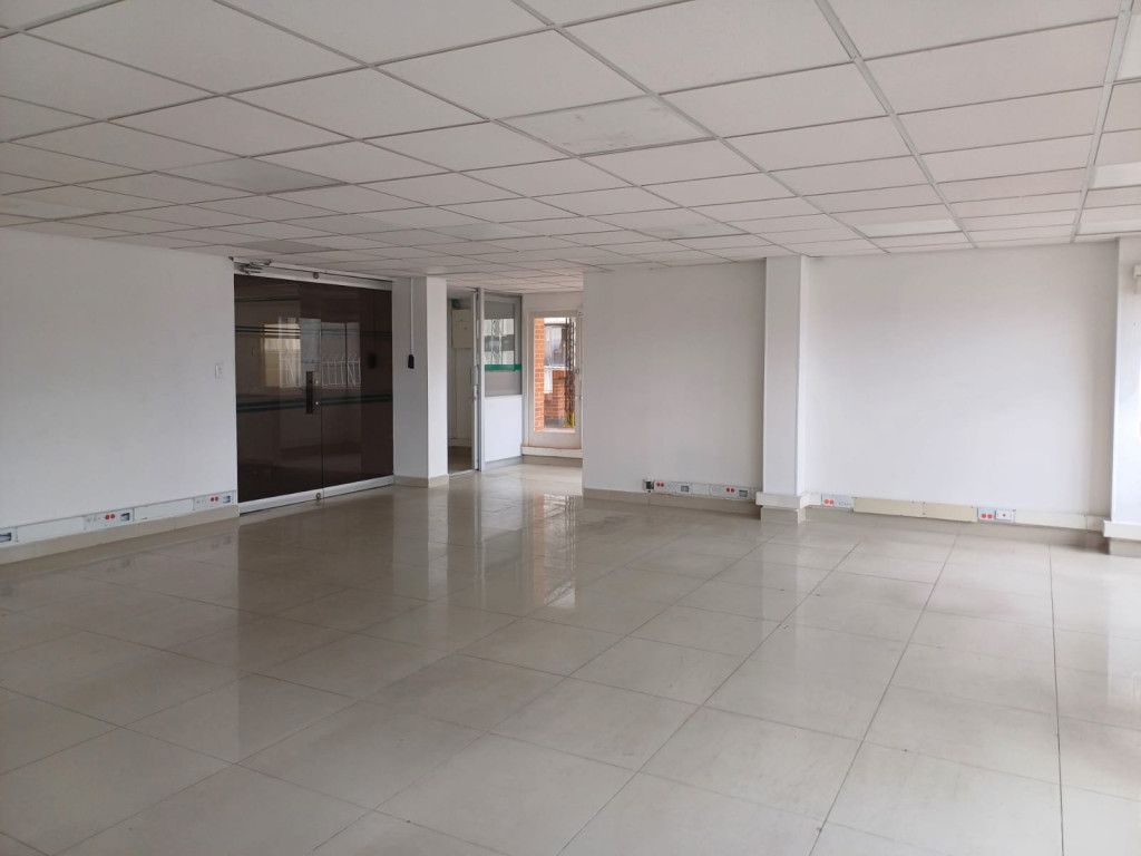Oficina en venta Cundinamarca Bogotá Sagrado Corazon 180 m2 Habitaciones 0 Baños 1 Garajes 2 Precio $680000000