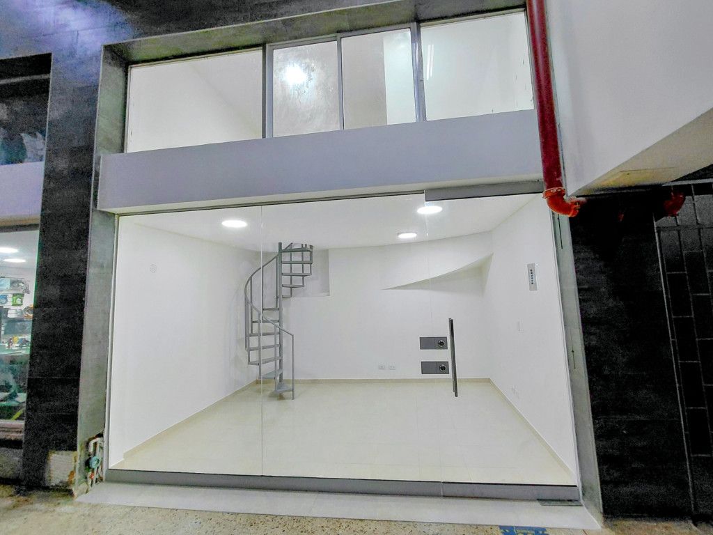 Local en arriendo Valle Del Cauca Cali San Vicente 45 m2 Habitaciones 0 Baños 1 Garajes 0 Precio $1700000