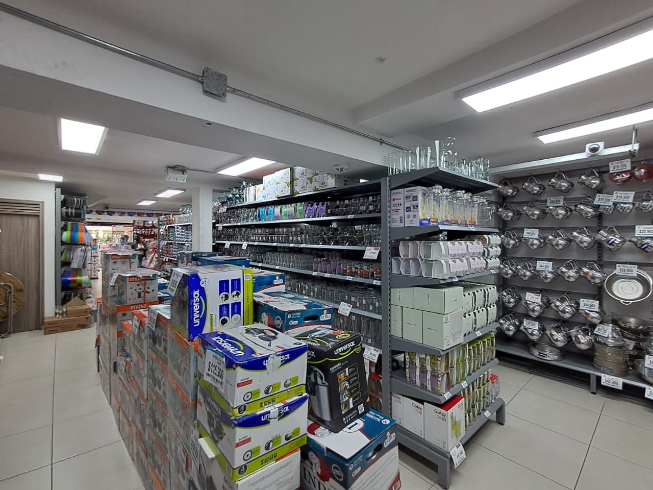 Local en arriendo Cundinamarca Bogotá Super Manzana 5 320 m2 Habitaciones 0 Baños 5 Garajes 0 Precio $12000000