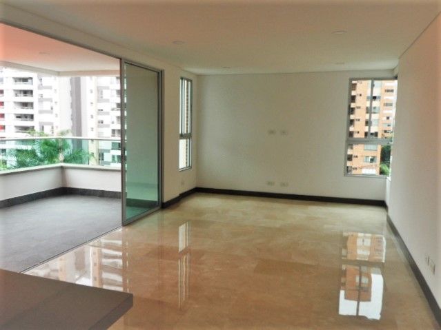 Apartamento en arriendo Antioquia Medellín Alejandria 138 m2 Habitaciones 3 Baños 4 Garajes 2 Precio $8300000