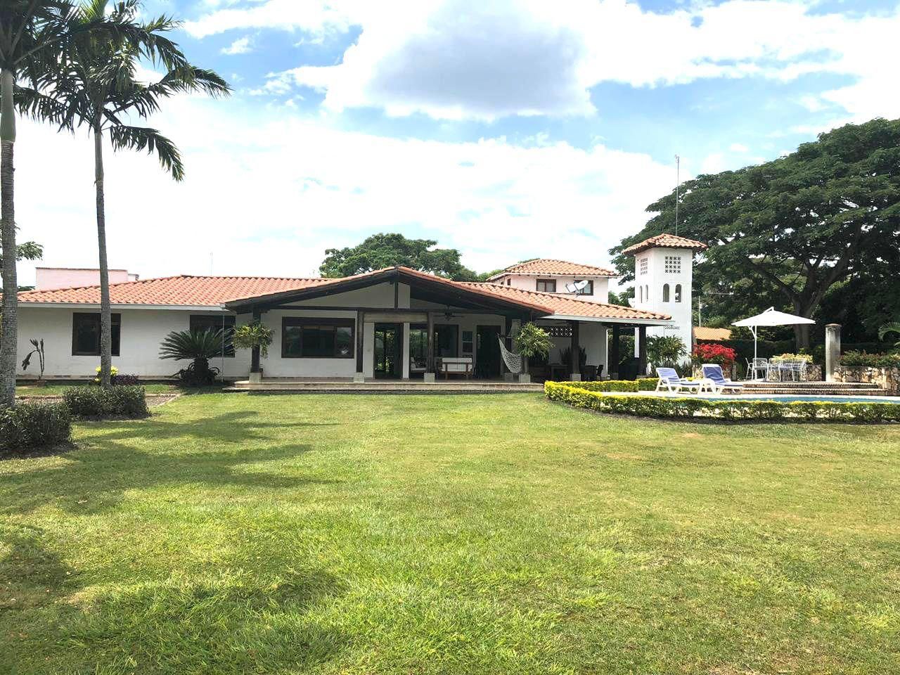 Casa en venta Valle Del Cauca Palmira Palmira 350 m2 Habitaciones 5 Baños 5 Garajes 8 Precio $980000000