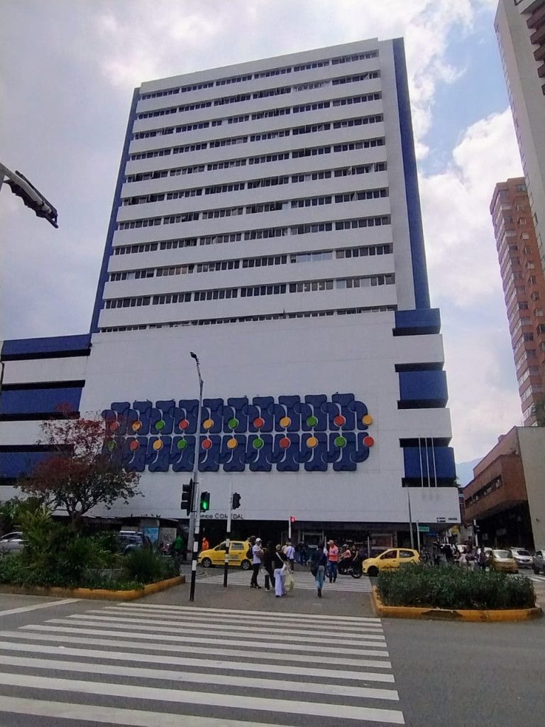 Oficina en arriendo Antioquia Medellín Villanueva 90 m2 Habitaciones 0 Baños 2 Garajes 0 Precio $3000000