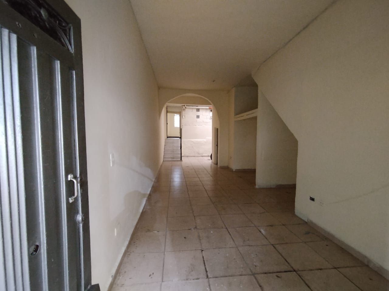 Bodega en arriendo Antioquia Medellín Villanueva 73 m2 Habitaciones 0 Baños 1 Garajes 0 Precio $2400000