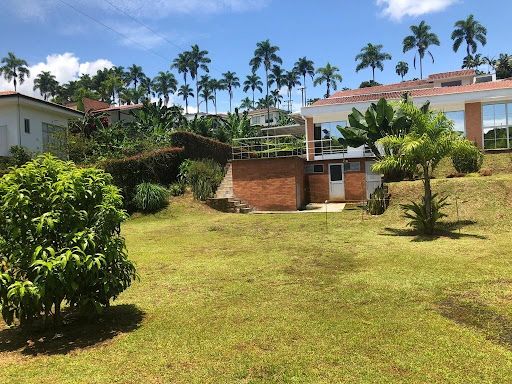 Casa en venta Caldas Manizales Lleras 220 m2 Habitaciones 4 Baños 3 Garajes 2 Precio $1200000000