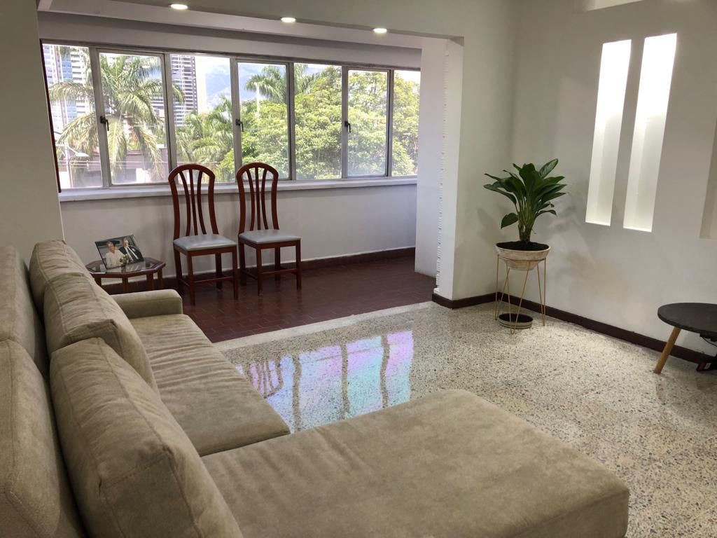 Apartamento en arriendo Antioquia Medellín Castropol 121 m2 Habitaciones 5 Baños 3 Garajes 1 Precio $6000000
