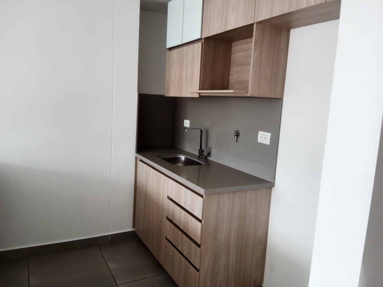 Apartamento en arriendo Antioquia Envigado La Inmaculada 80 m2 Habitaciones 2 Baños 2 Garajes 1 Precio $4300000