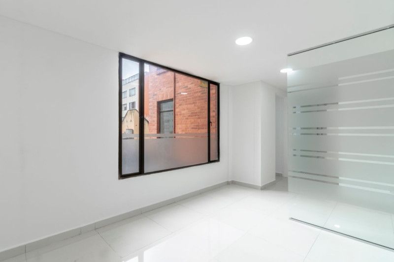 Local en arriendo Cundinamarca Bogotá Bosque Calderón 268 m2 Habitaciones 0 Baños 3 Garajes 3 Precio $18350000