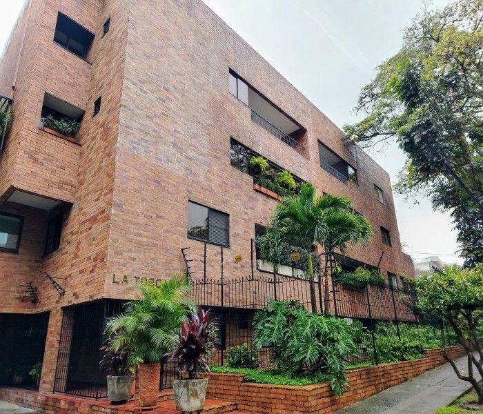 Apartamento en venta Valle Del Cauca Cali Santa Rita 149 m2 Habitaciones 3 Baños 3 Garajes 2 Precio $590000000