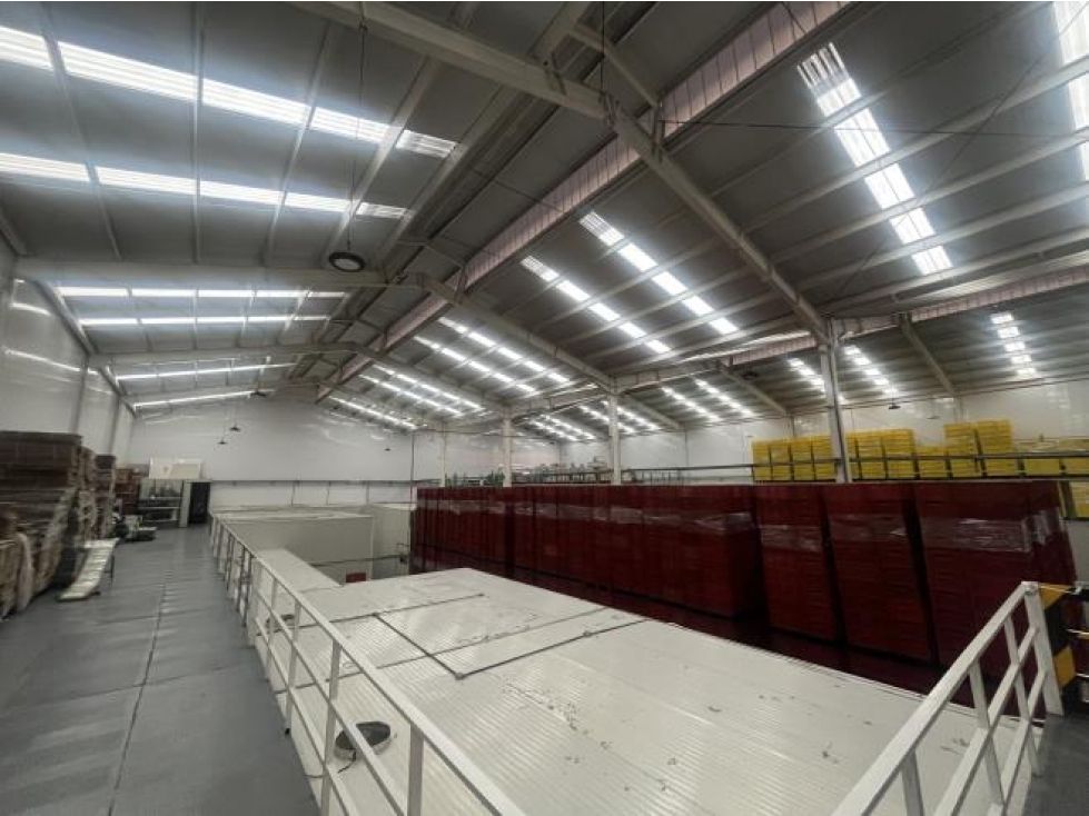 Bodega en venta Cundinamarca Bogotá Granjas De Techo 2600 m2 Habitaciones 0 Baños 2 Garajes 0 Precio $11300000000