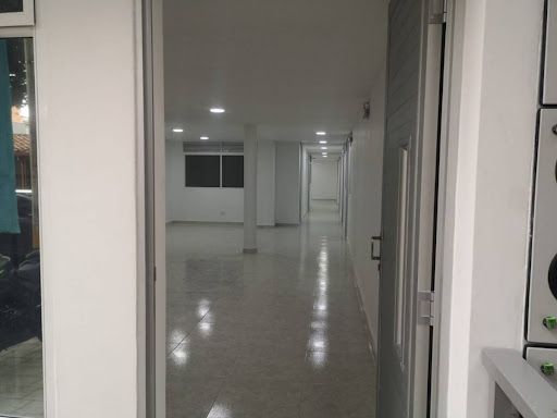 Oficina en arriendo Antioquia Medellín Estadio 165 m2 Habitaciones 0 Baños 4 Garajes 0 Precio $8000000