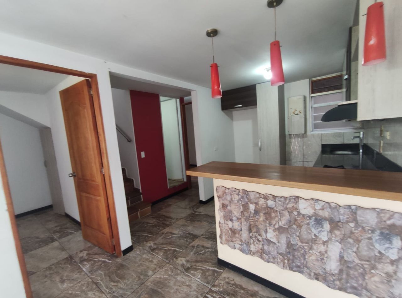 Casa en arriendo Antioquia Medellín Pajarito 90 m2 Habitaciones 3 Baños 2 Garajes 0 Precio $1800000