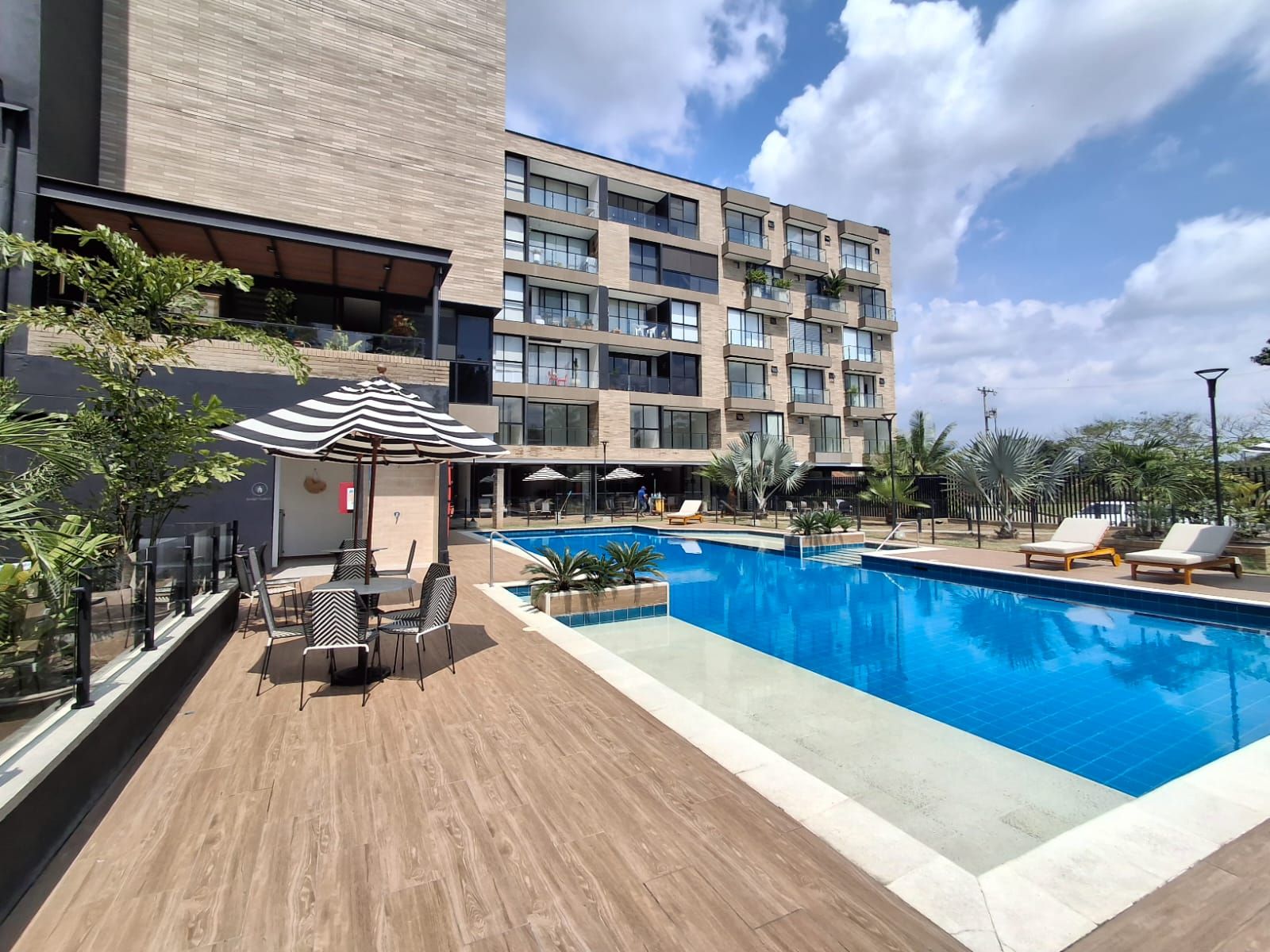 Apartamento en venta Valle Del Cauca Cali Parcelaciones Pance 70 m2 Habitaciones 1 Baños 2 Garajes 1 Precio $500000000