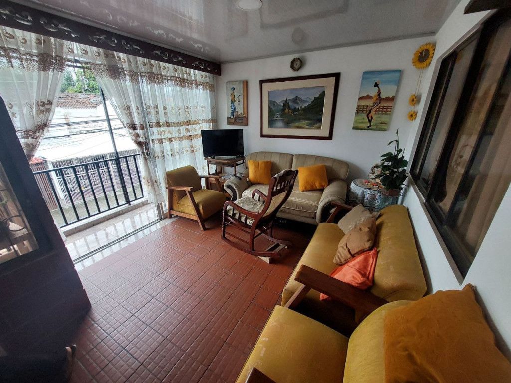 Casa en venta Valle Del Cauca Cali Departamental 240 m2 Habitaciones 4 Baños 3 Garajes 2 Precio $470000000