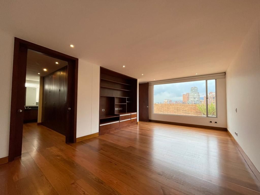 Apartamento en venta Cundinamarca Bogotá El Nogal 325 m2 Habitaciones 4 Baños 6 Garajes 7 Precio $4000000000