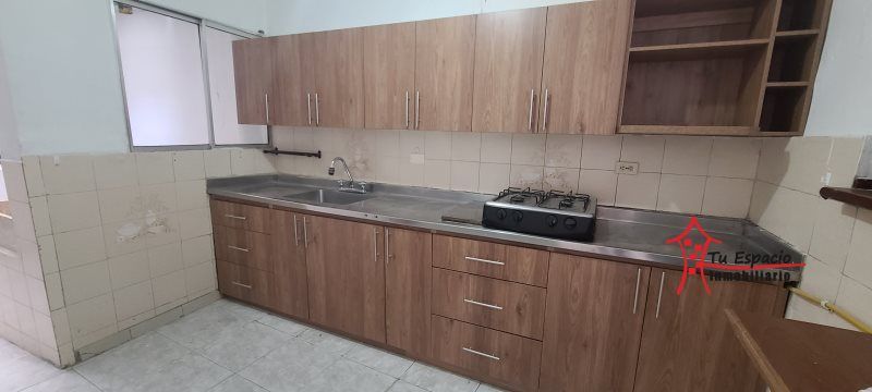 Casa en arriendo Antioquia Medellín Florida Nueva 150 m2 Habitaciones 6 Baños 2 Garajes 0 Precio $2500000